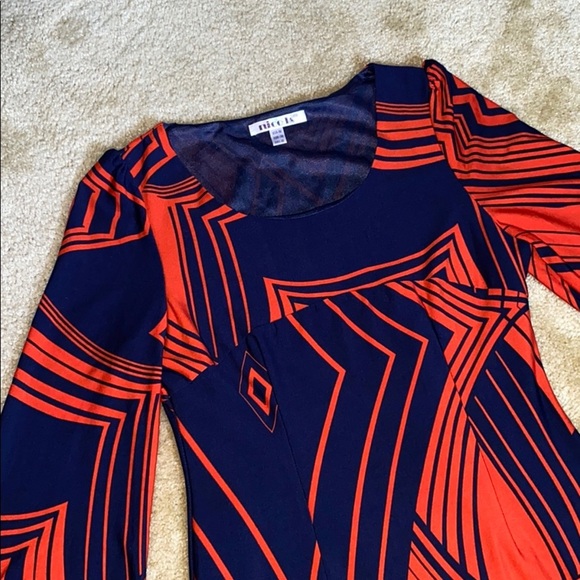 Geometric-Design Nicola Dress - Picture 5 of 5